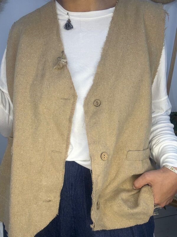 Chaleco Horizonte Beige - Image 10