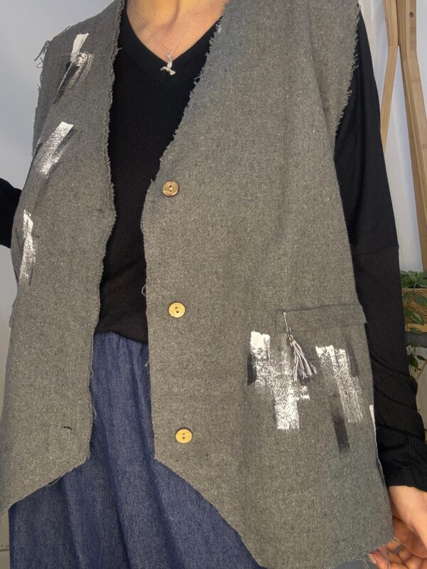Chaleco Horizonte Pintado Gris •DESING• - Imagen 13