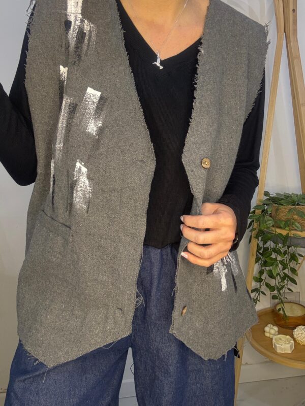 Chaleco Horizonte Pintado Gris •DESING• - Imagen 14