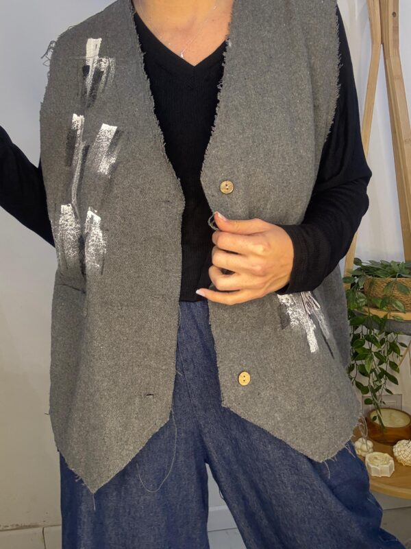 Chaleco Horizonte Pintado Gris •DESING• - Imagen 5